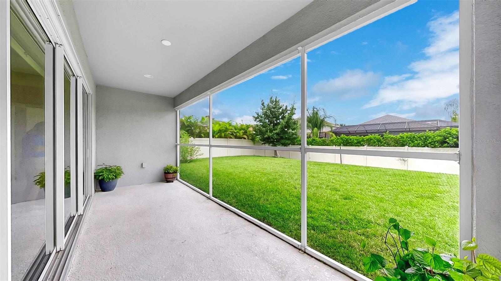 Image 33 of 35 For 17523 Buckingham Garden Drive