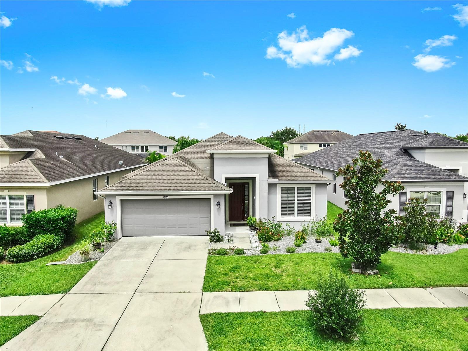 Image 4 of 35 For 17523 Buckingham Garden Drive