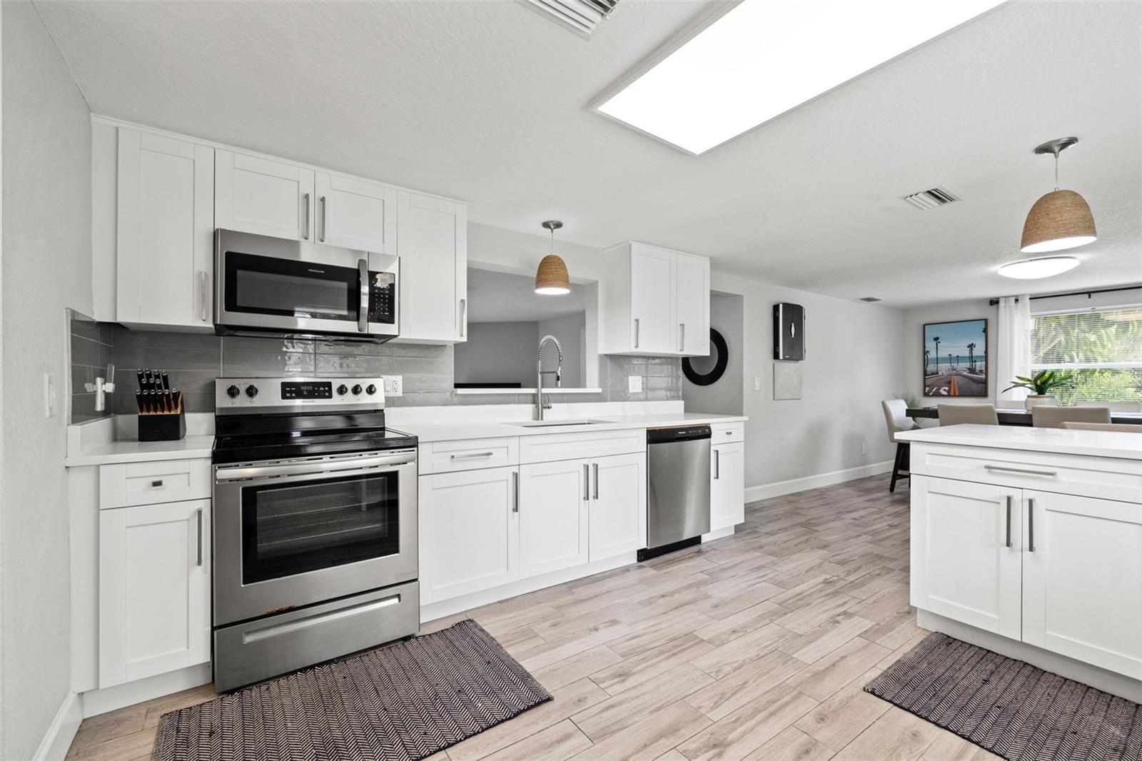 Image 11 of 50 For 5440 113th Street