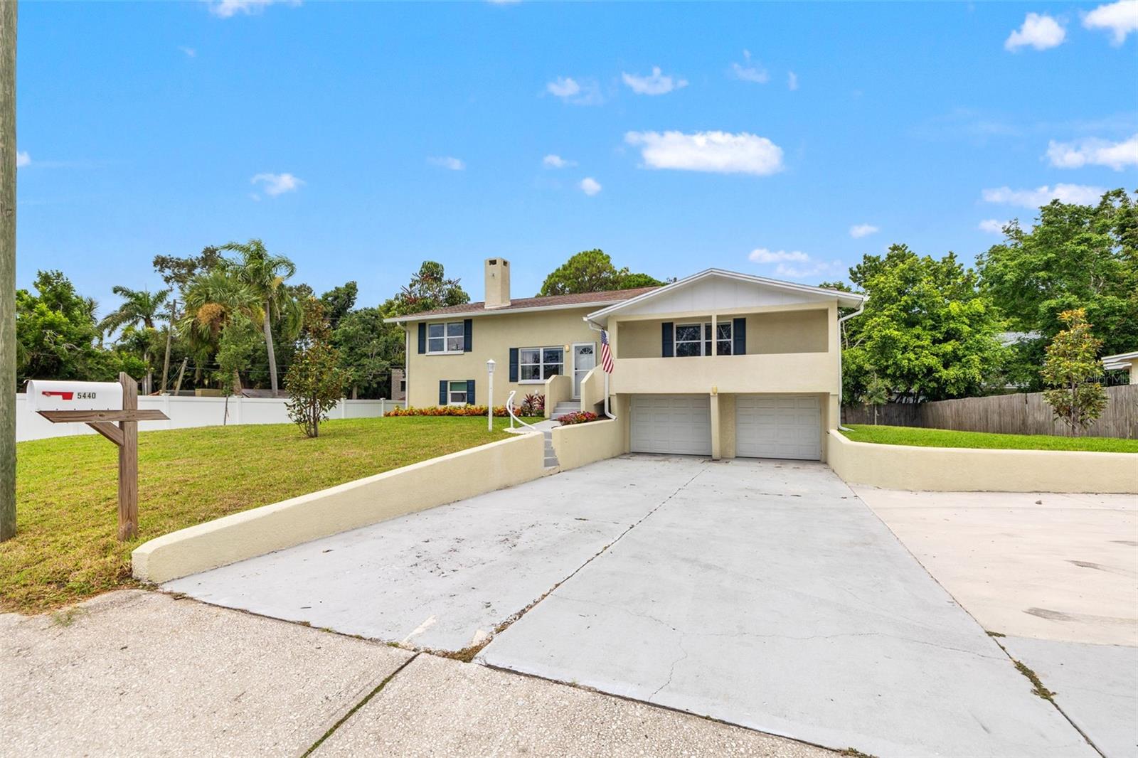 Image 4 of 50 For 5440 113th Street
