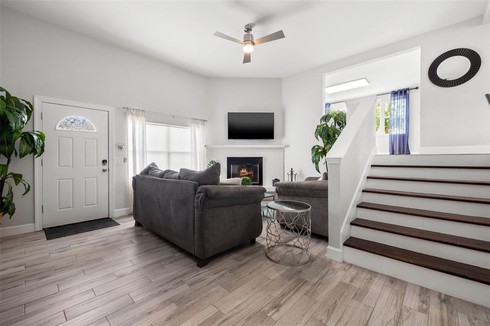 Image 5 of 50 For 5440 113th Street