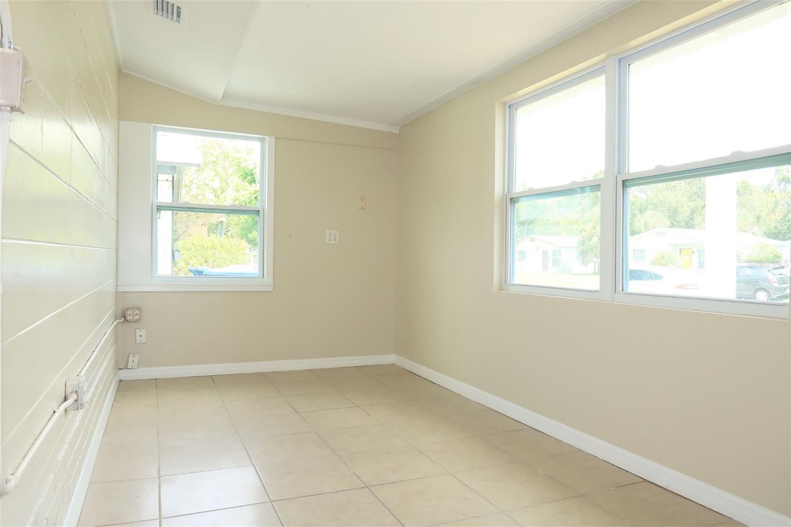 Image 6 of 10 For 723 71st Avenue N