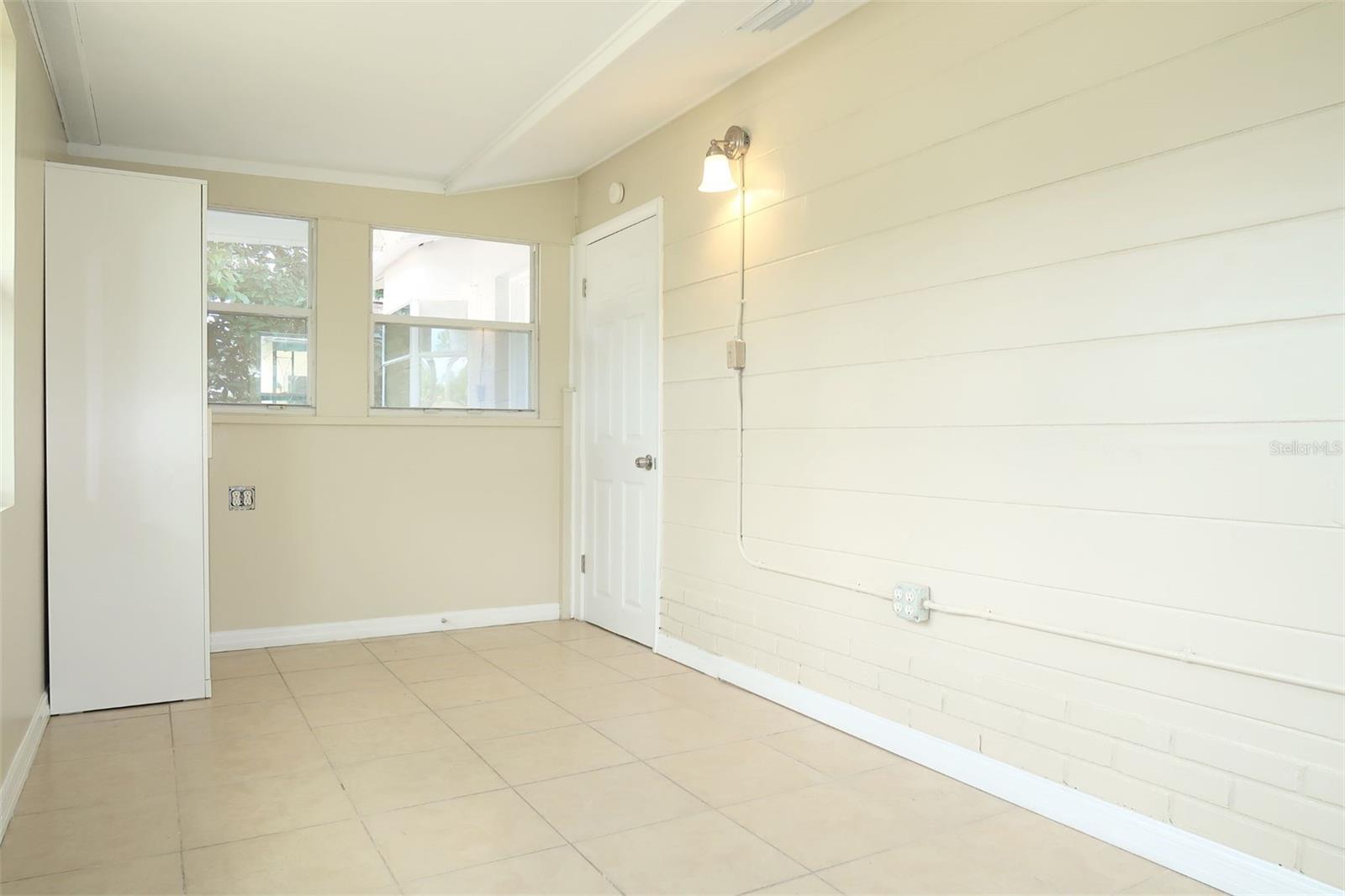 Image 7 of 10 For 723 71st Avenue N