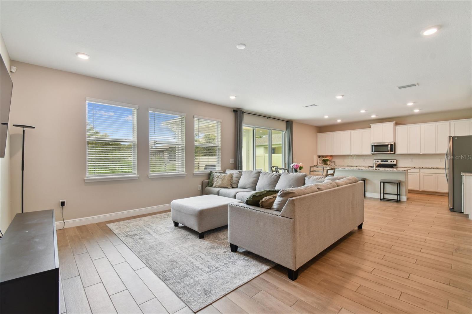 Image 11 of 39 For 1297 Bering Road