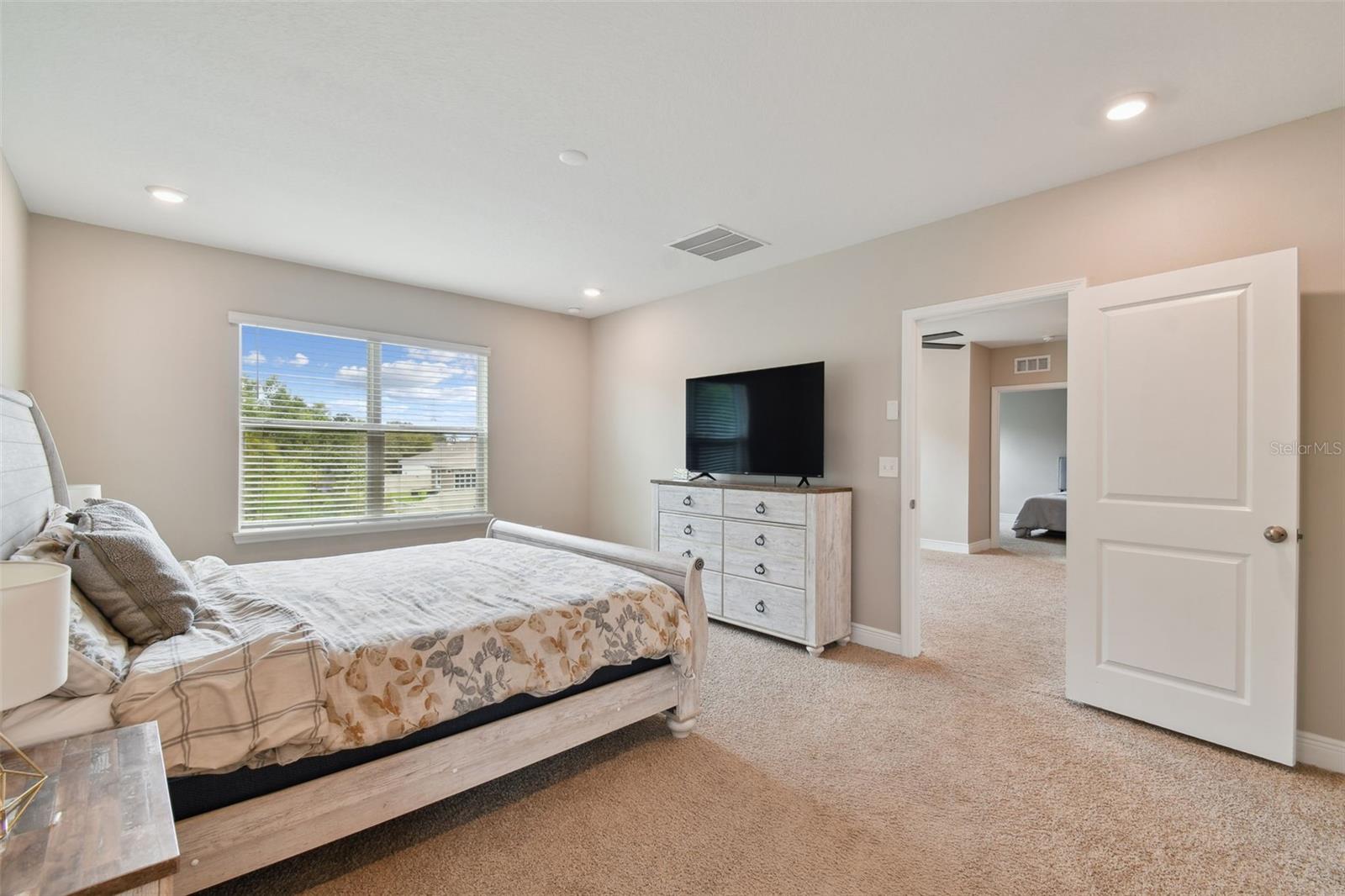 Image 26 of 39 For 1297 Bering Road