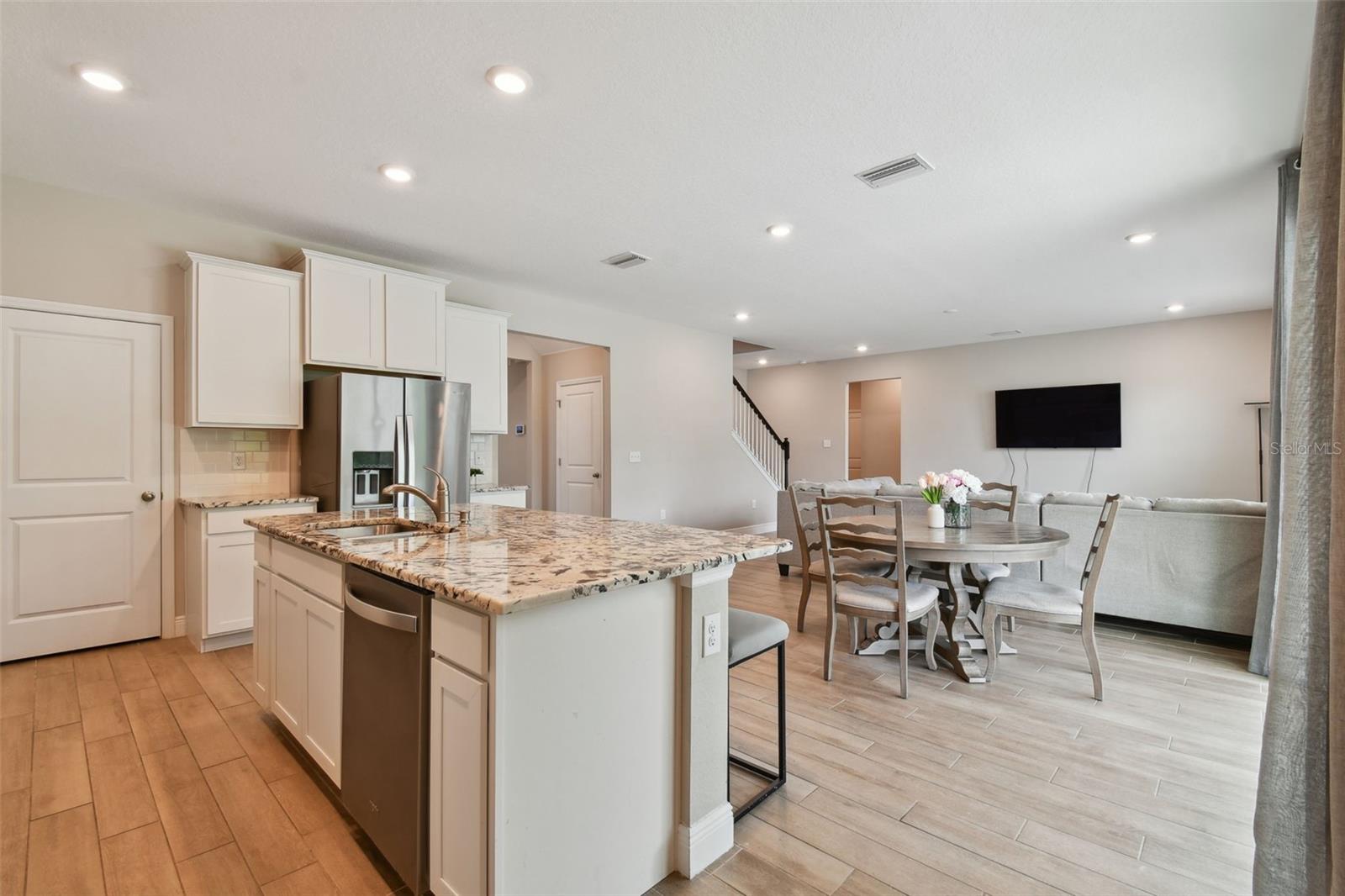 Image 8 of 39 For 1297 Bering Road