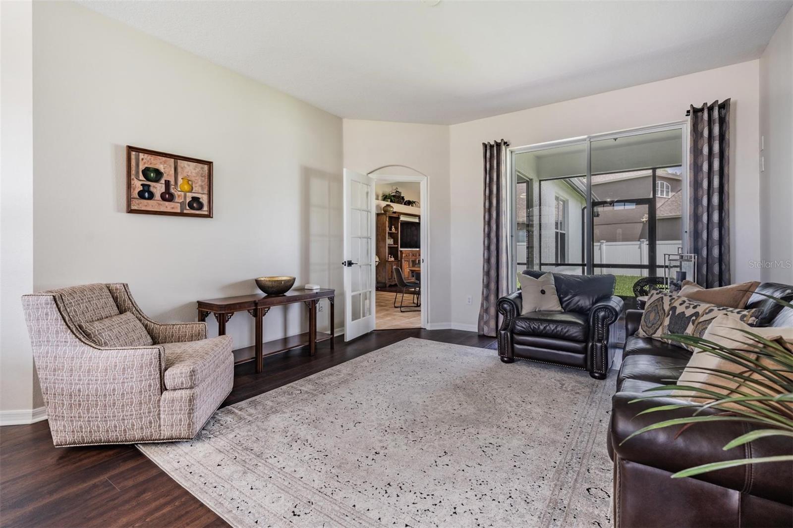 Listing photo id 8 for 1519 Flatwood Court