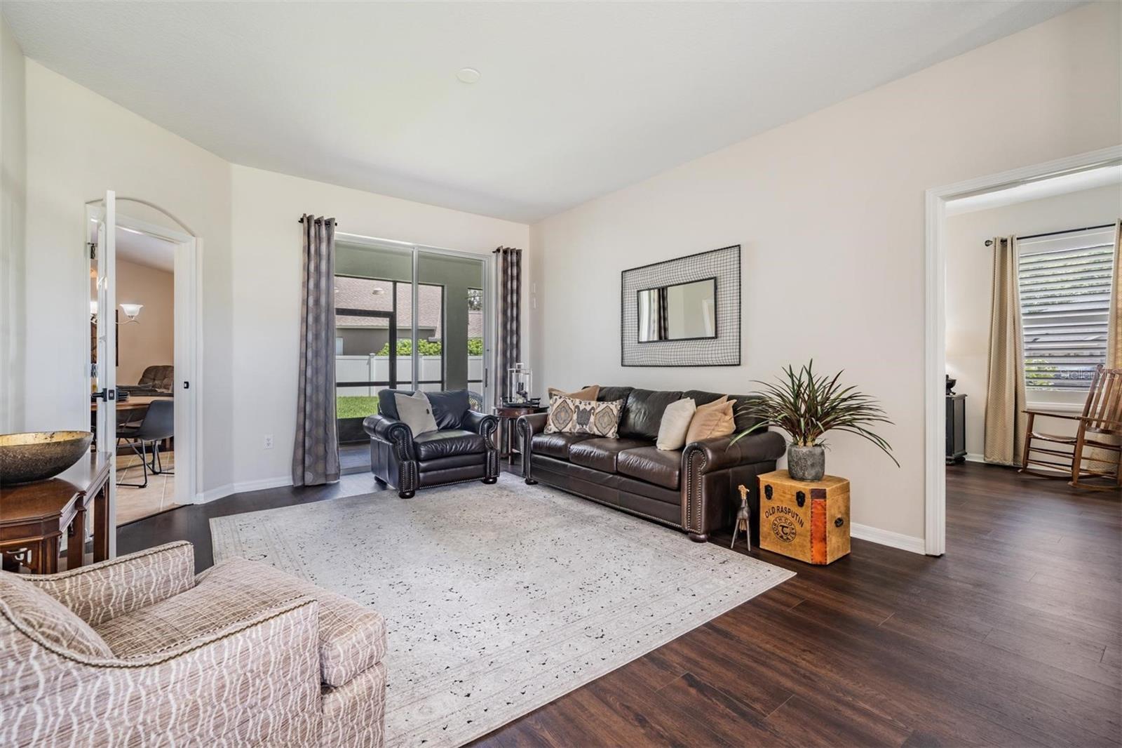 Listing photo id 9 for 1519 Flatwood Court