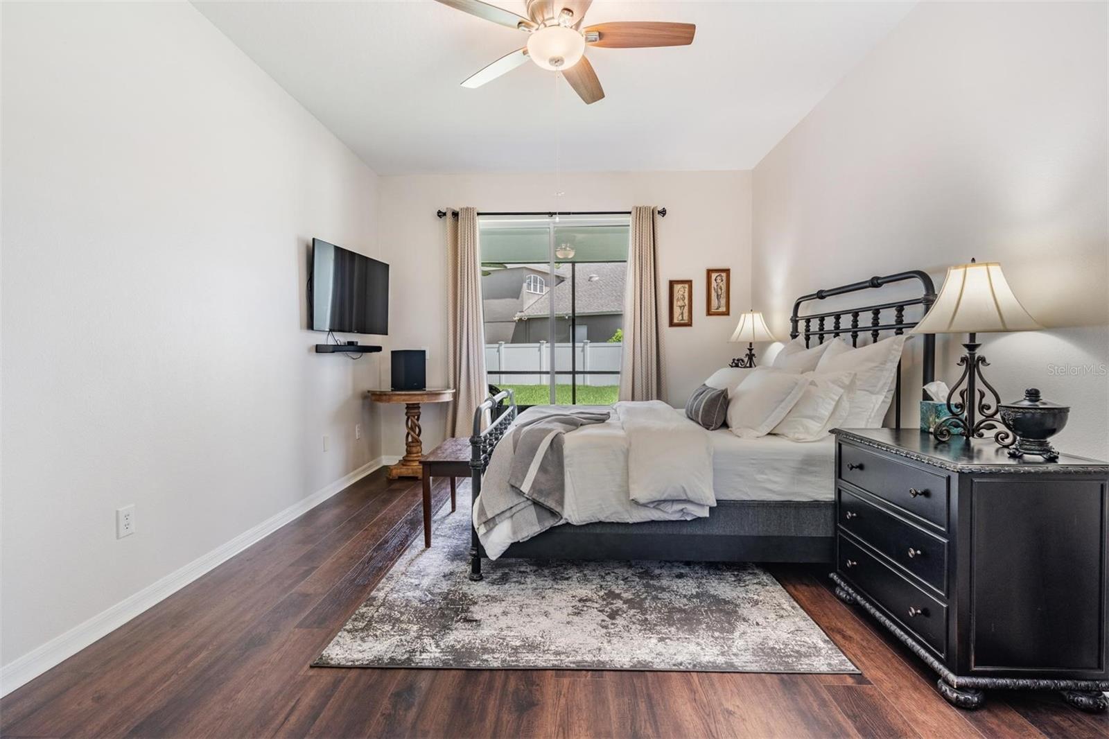 Listing photo id 14 for 1519 Flatwood Court