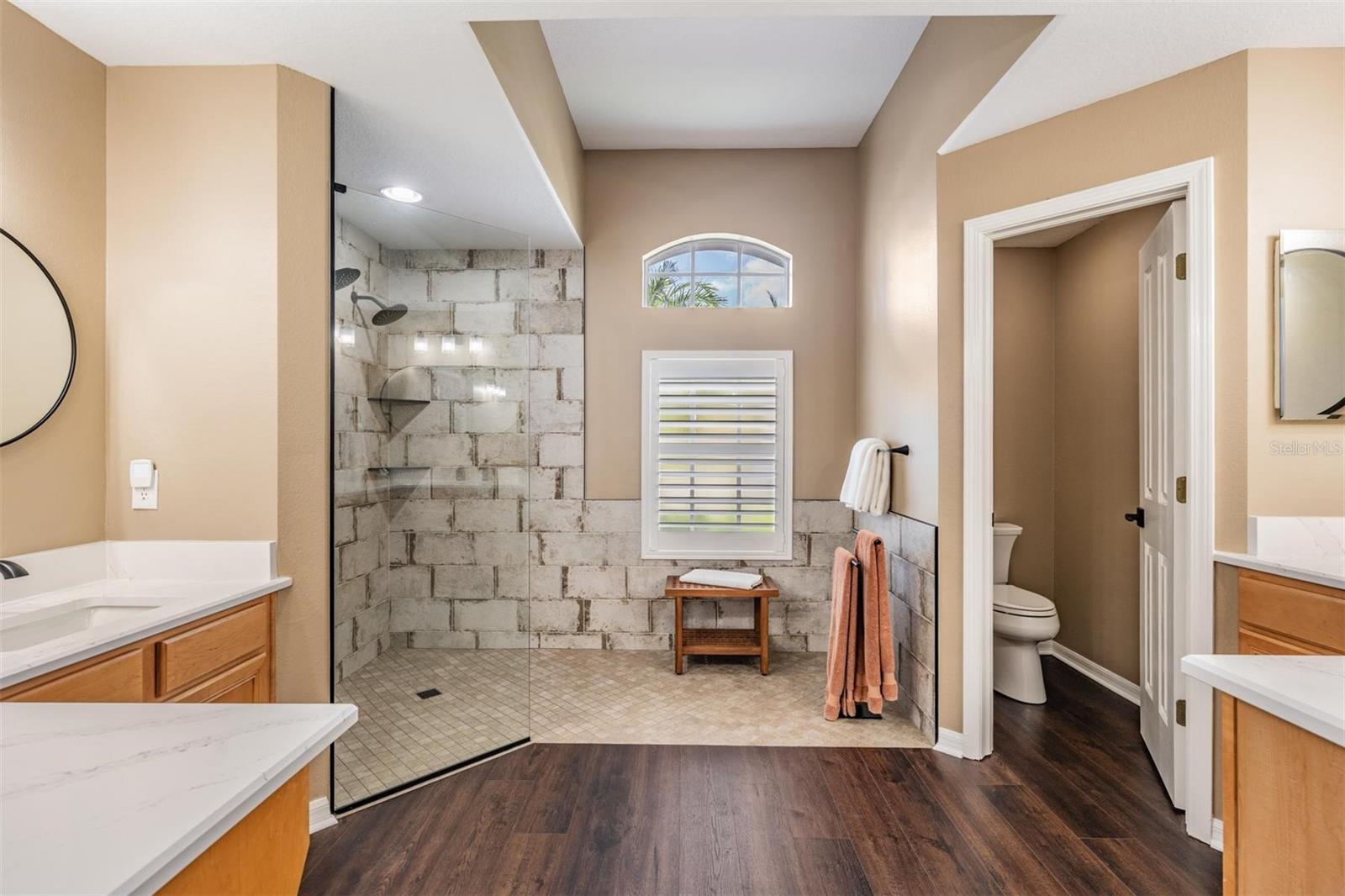 Listing photo id 15 for 1519 Flatwood Court