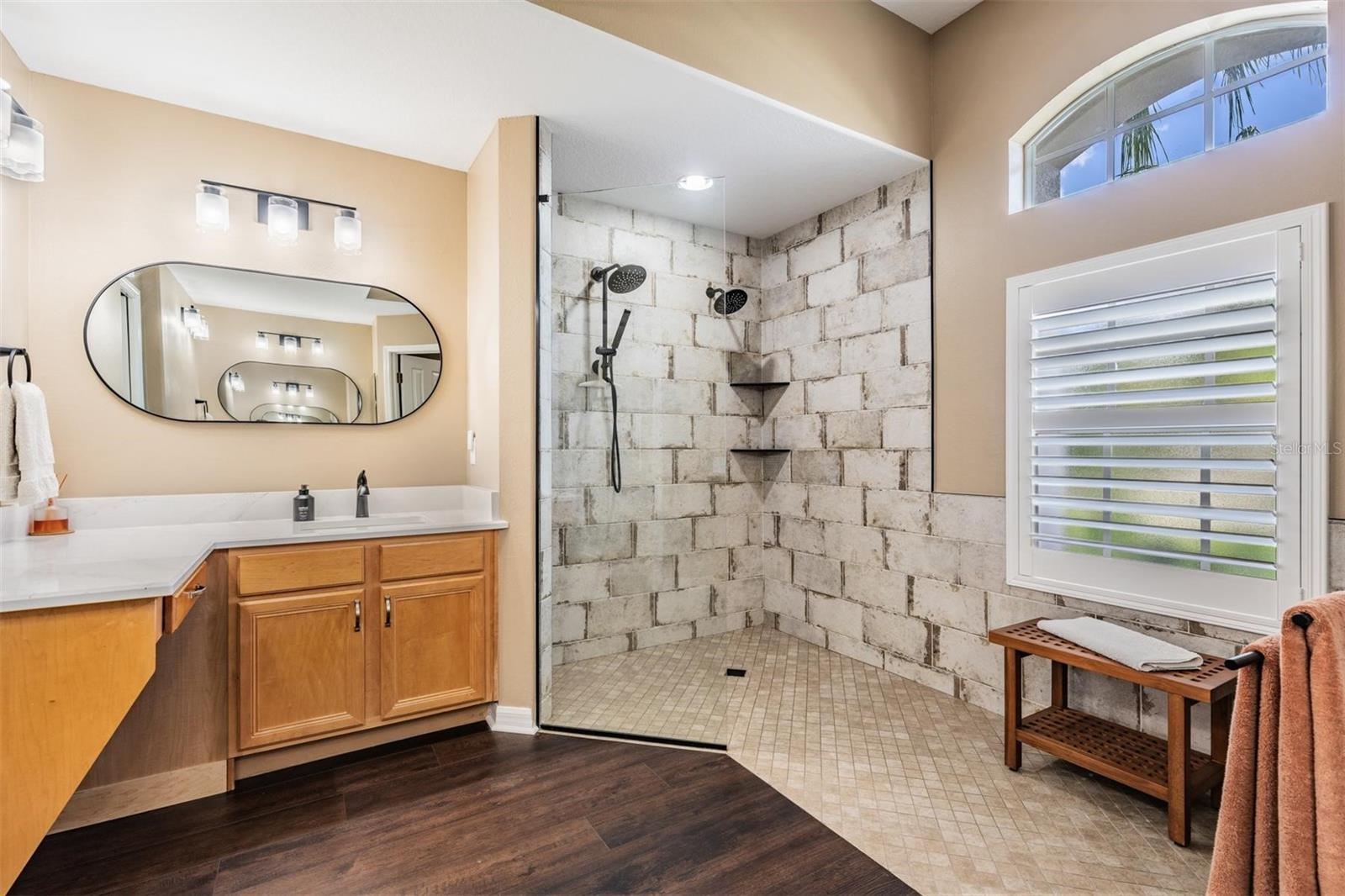 Listing photo id 16 for 1519 Flatwood Court