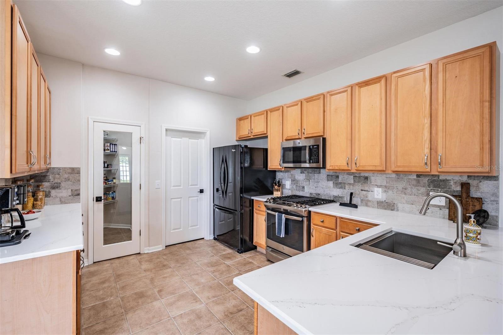 Listing photo id 22 for 1519 Flatwood Court