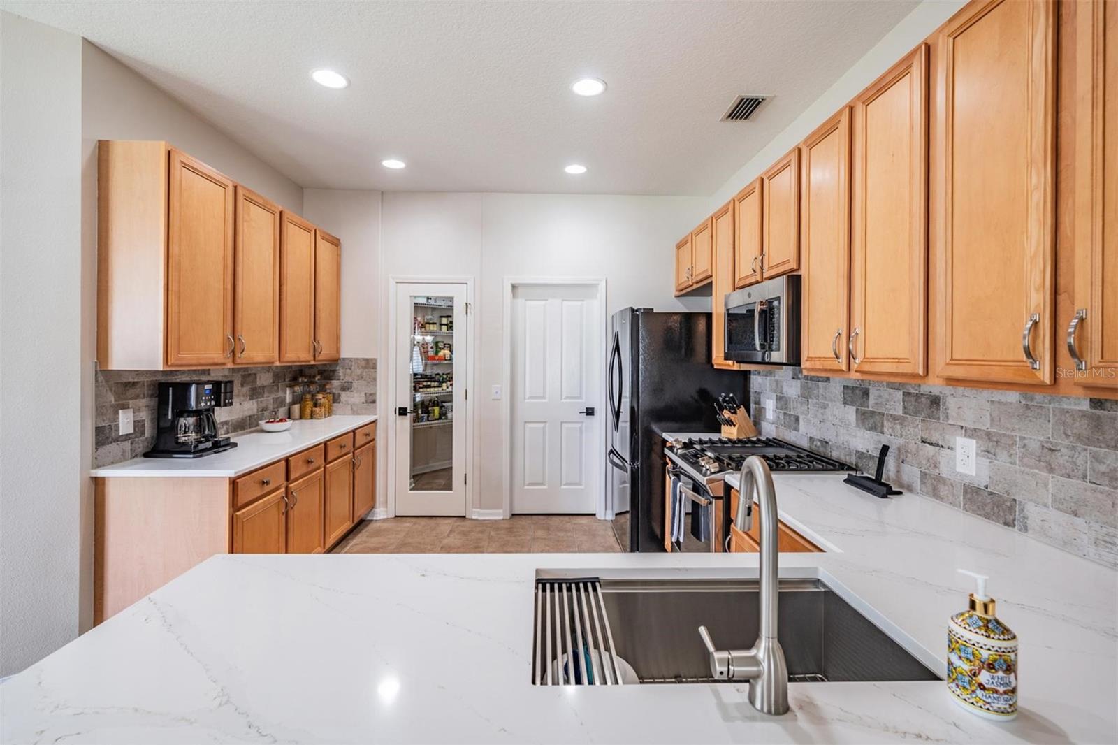 Listing photo id 23 for 1519 Flatwood Court