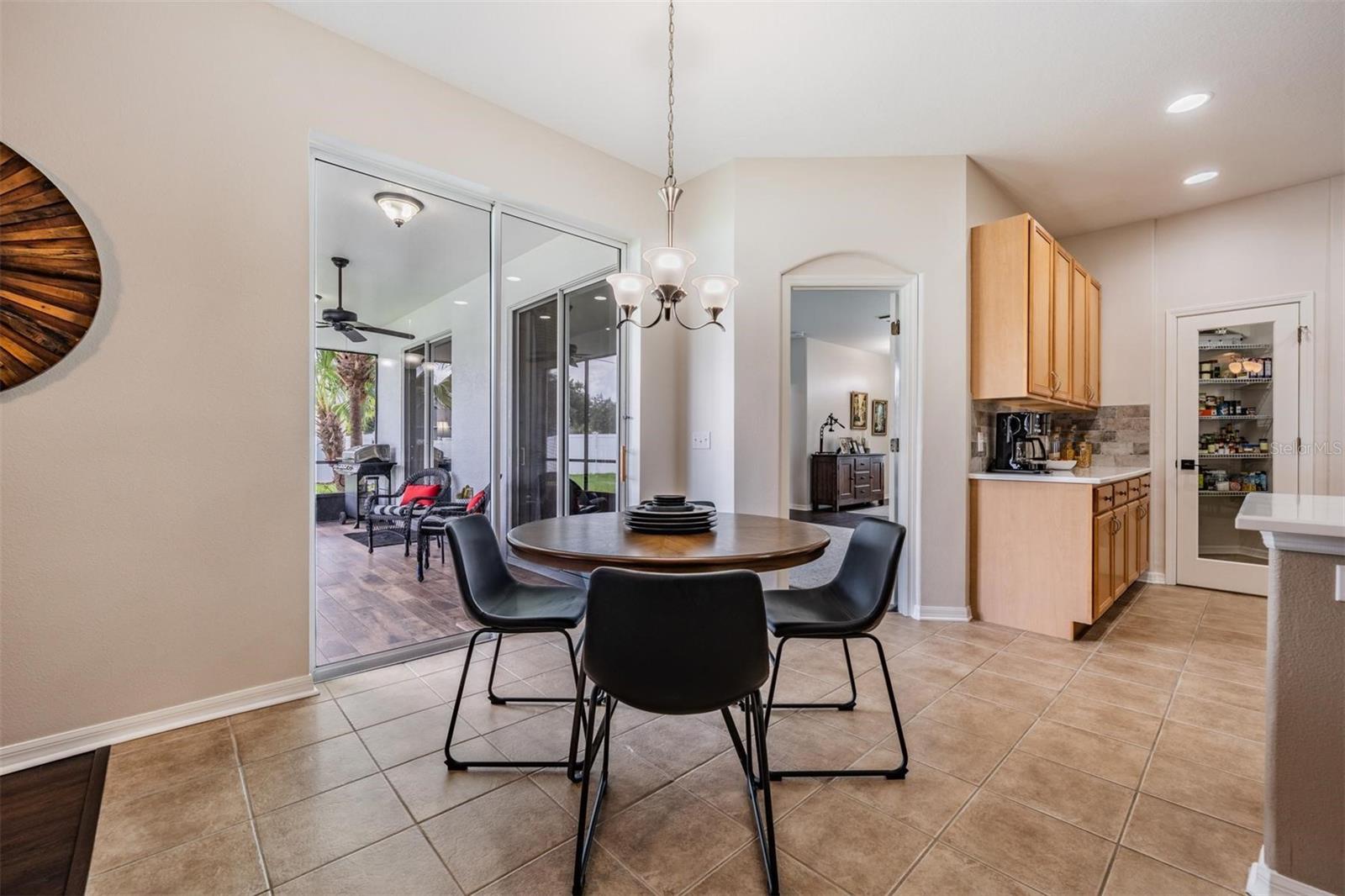 Listing photo id 25 for 1519 Flatwood Court