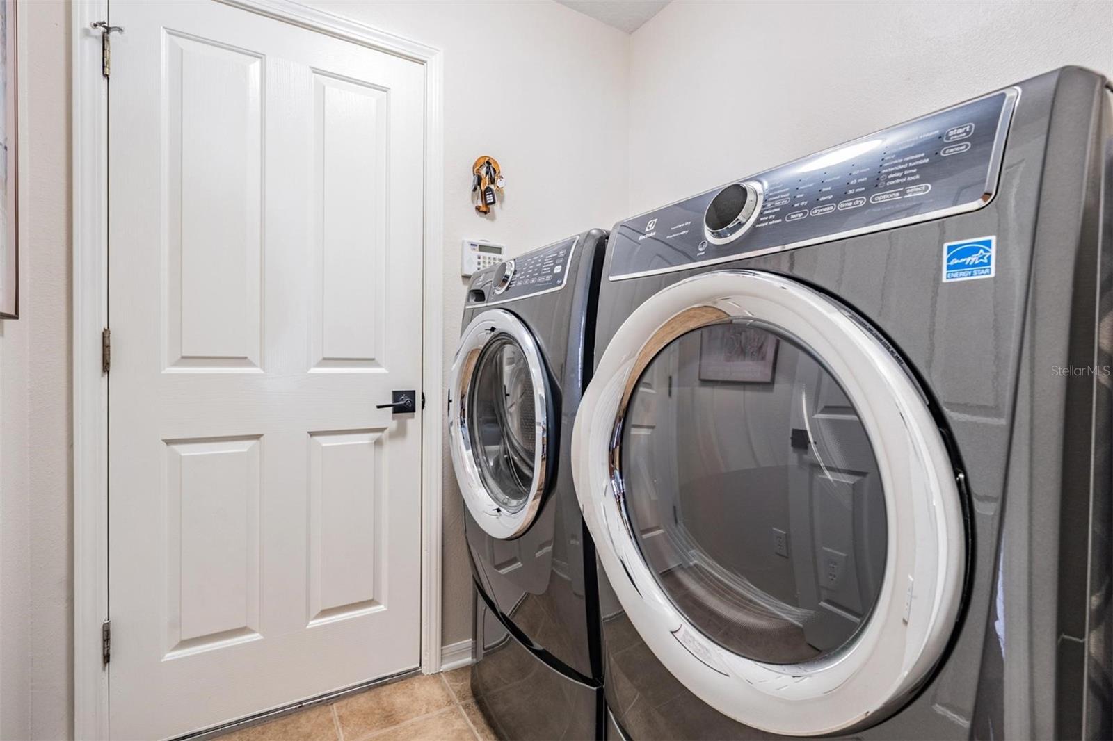 Listing photo id 31 for 1519 Flatwood Court