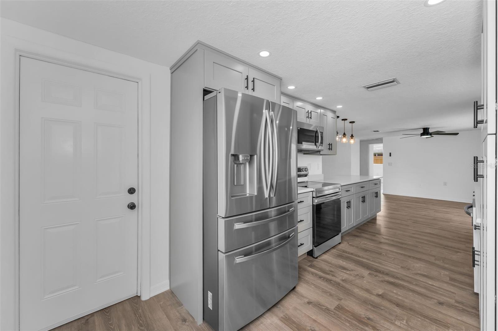 Image 14 of 42 For 5022 Forest Hills Drive