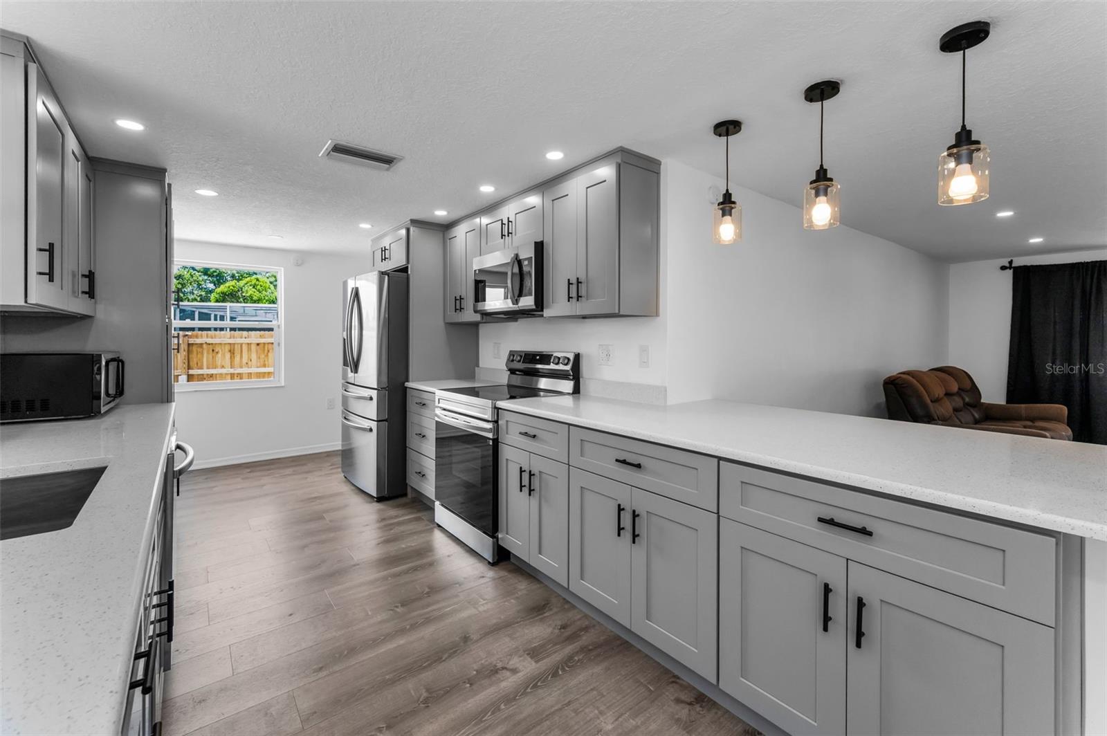 Image 5 of 42 For 5022 Forest Hills Drive