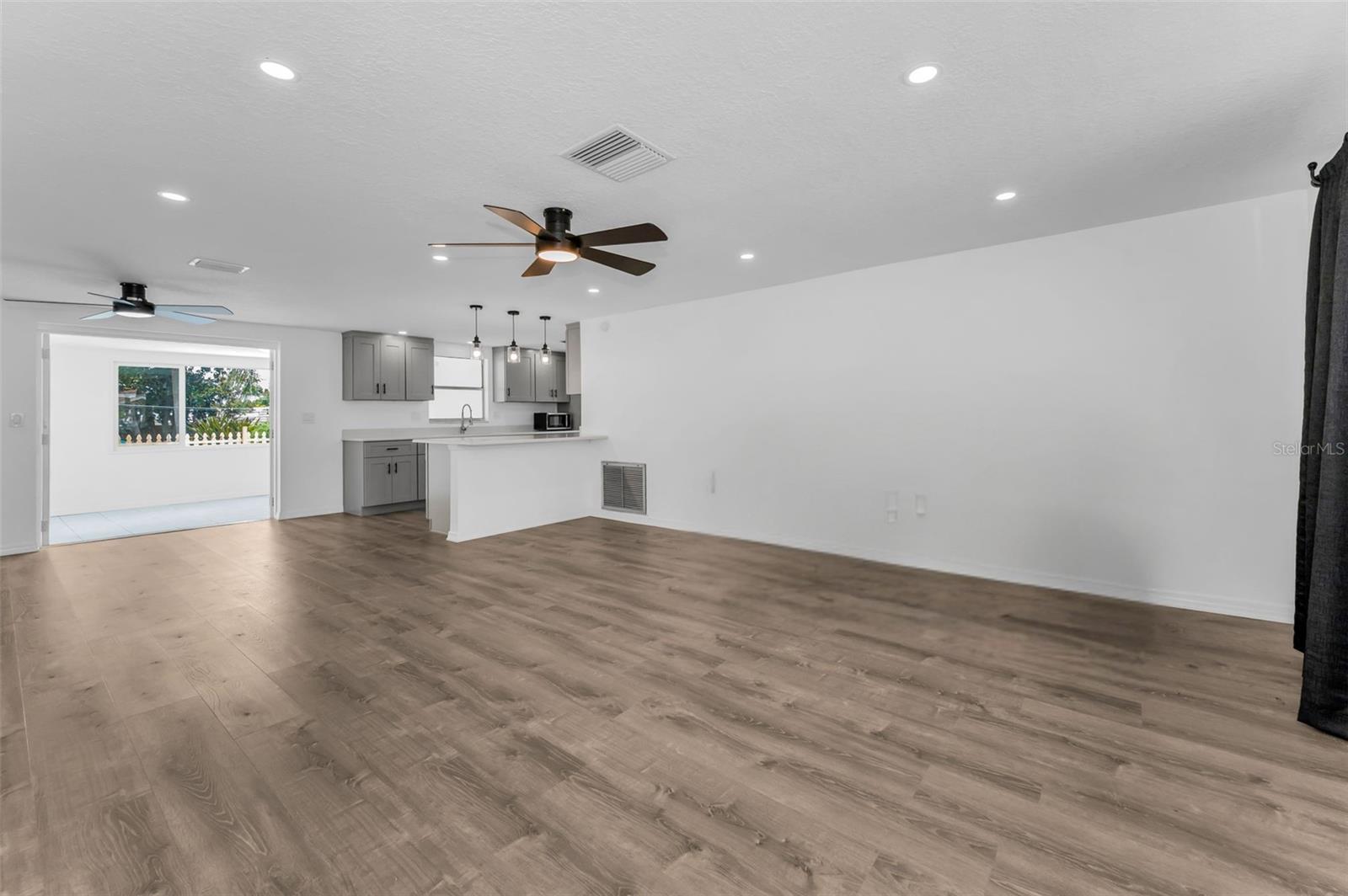 Image 7 of 42 For 5022 Forest Hills Drive