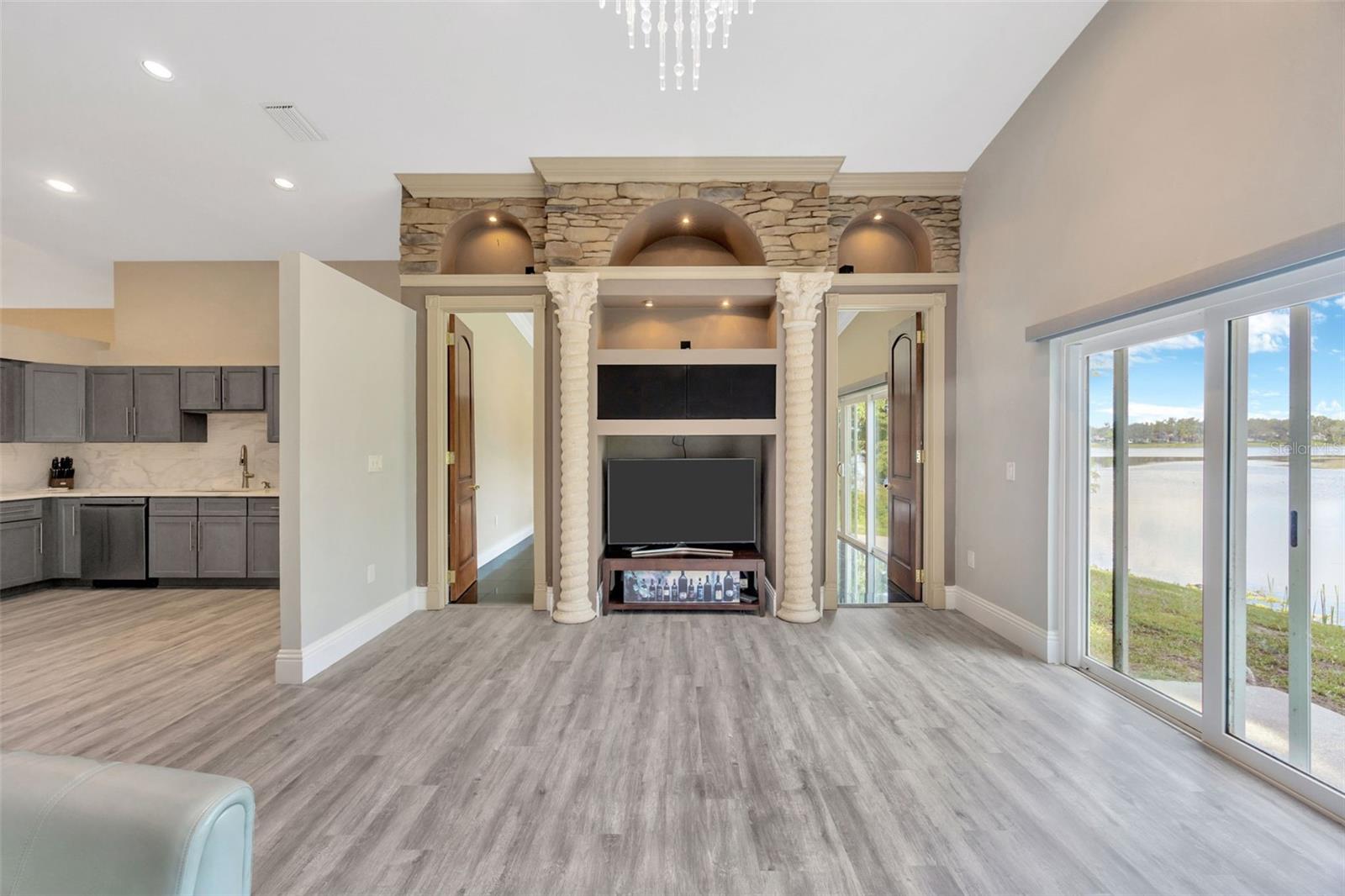 Image 18 of 58 For 3238 Cullendale Drive