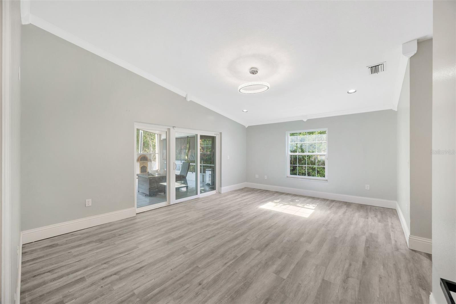 Image 23 of 58 For 3238 Cullendale Drive