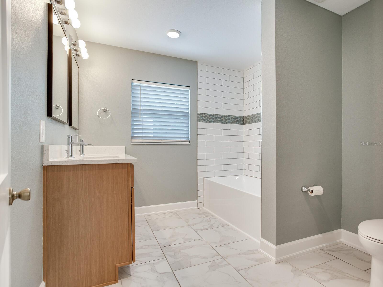 Image 33 of 41 For 4319 Renellie Drive