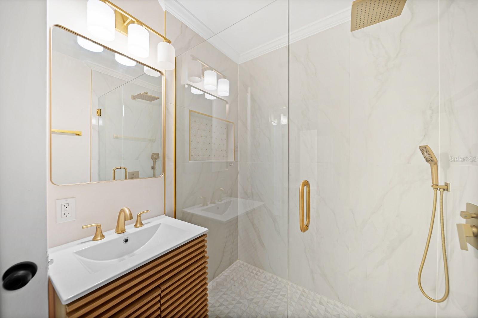 Image 13 of 21 For 101 24th Street Ne