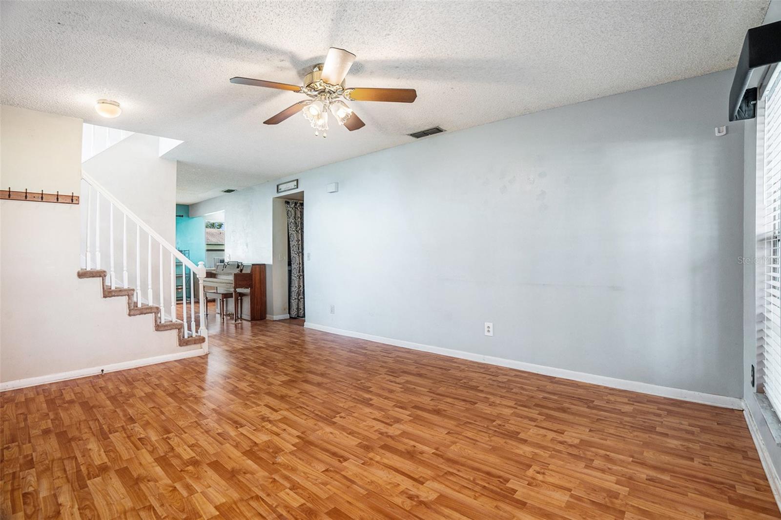 Image 10 of 47 For 11017 Springridge Drive