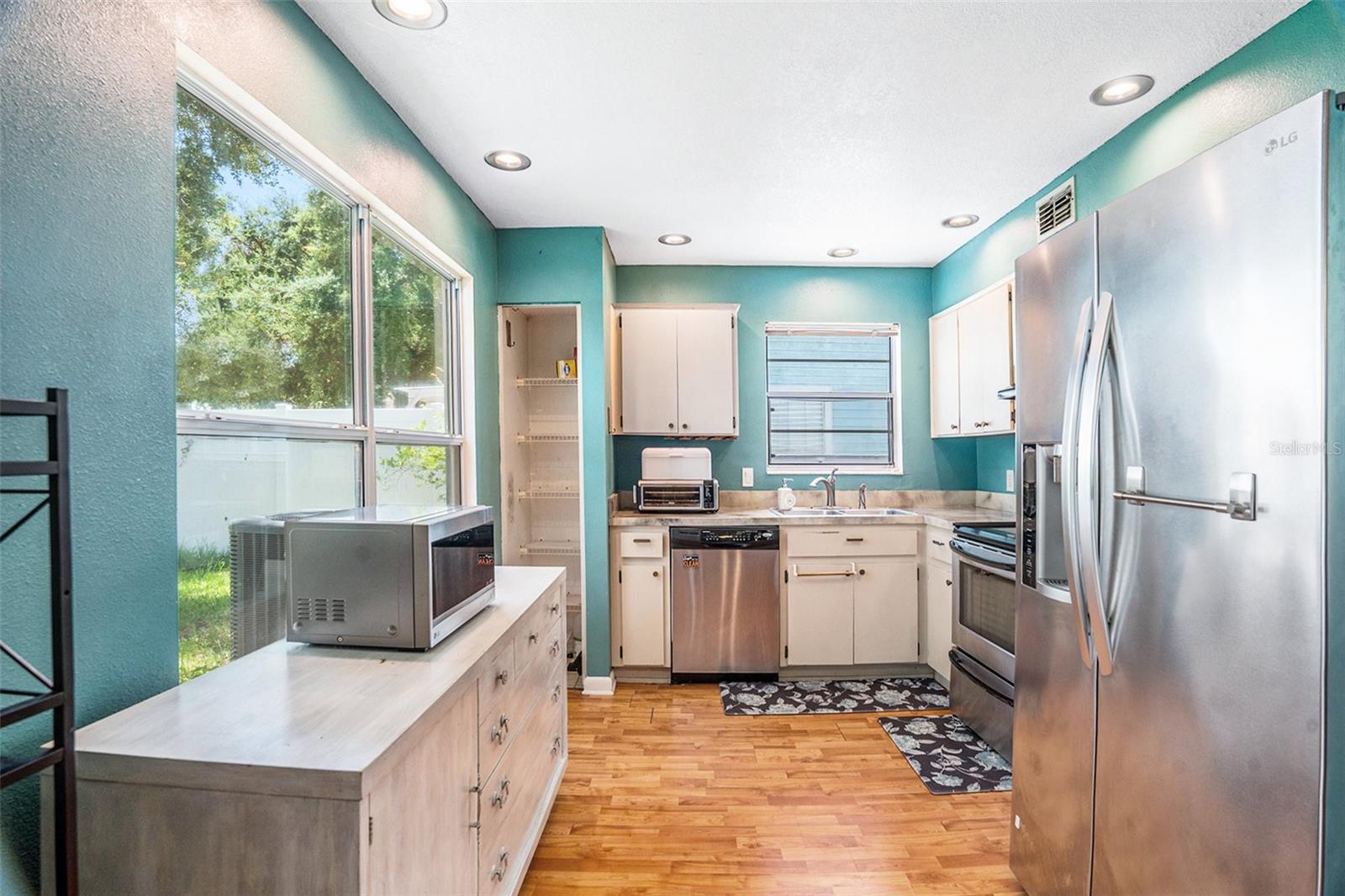 Image 15 of 47 For 11017 Springridge Drive