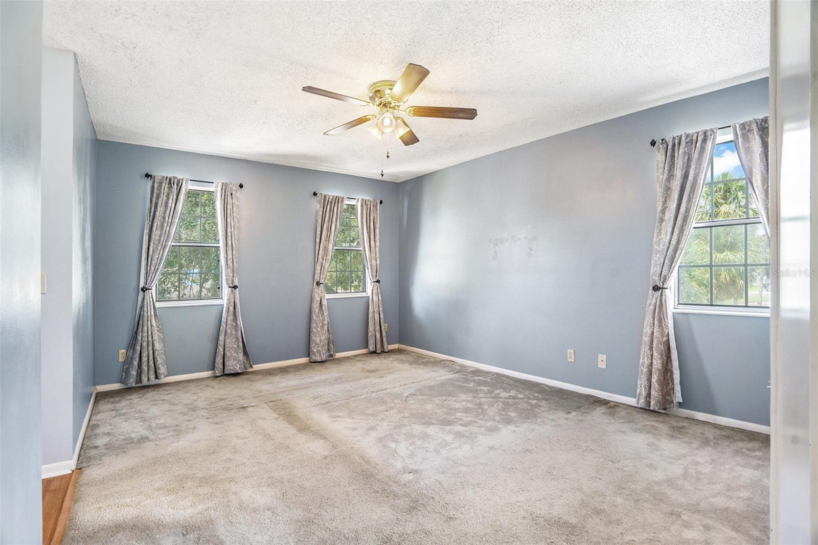 Image 22 of 47 For 11017 Springridge Drive
