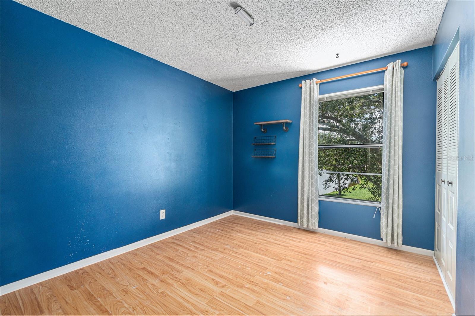 Image 31 of 47 For 11017 Springridge Drive