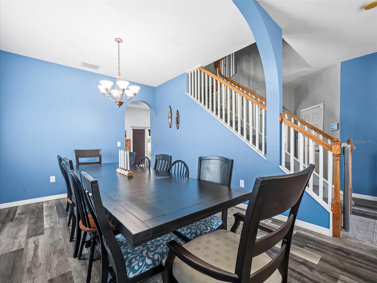 Image 13 of 56 For 25423 Bruford Boulevard