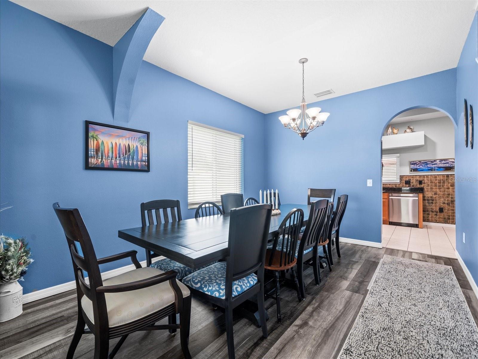 Image 14 of 56 For 25423 Bruford Boulevard