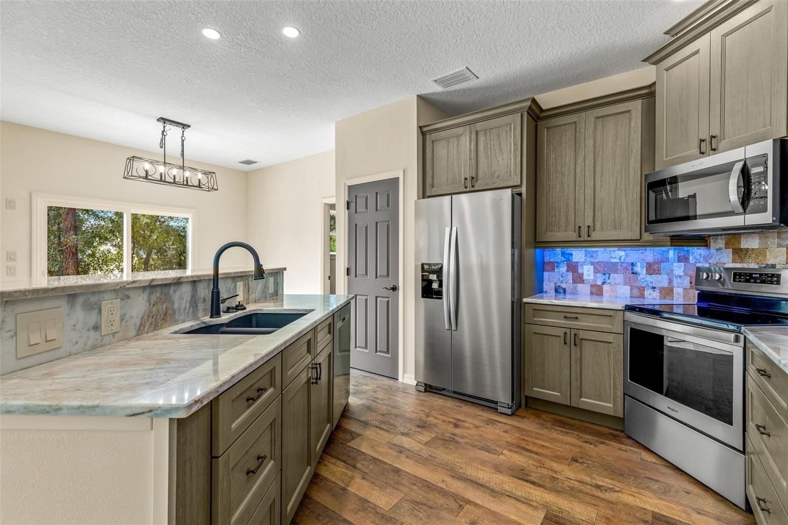 Listing photo id 0 for 5332 Westchase Loop