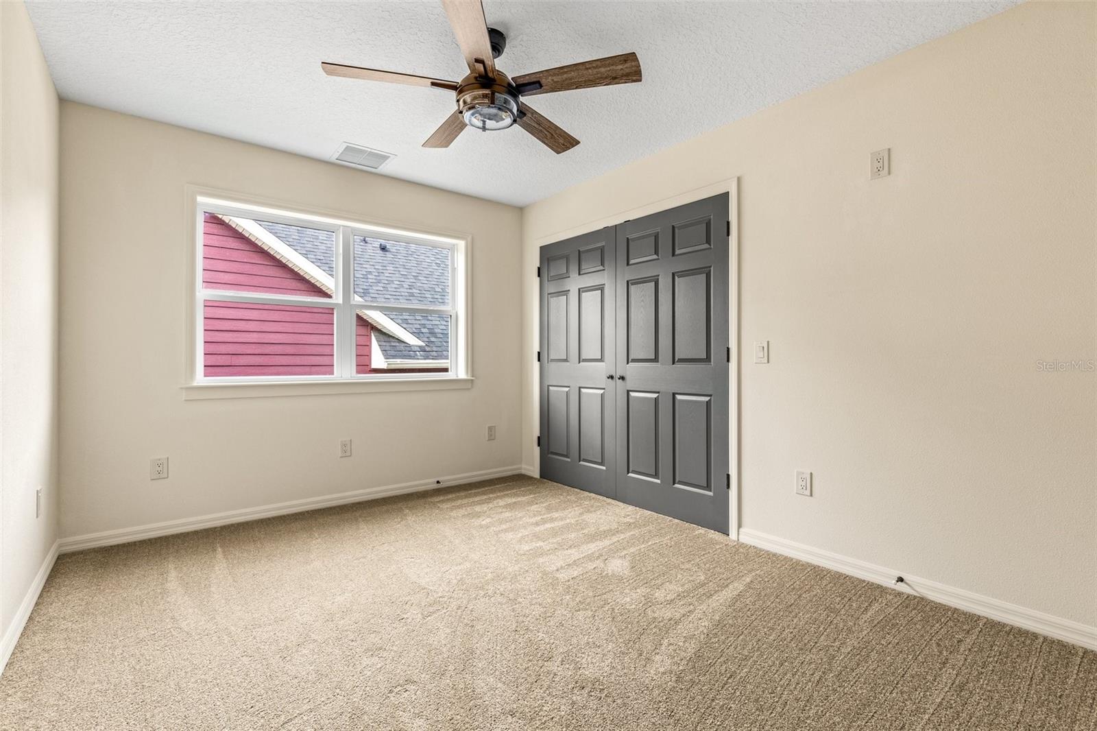 Listing photo id 18 for 5332 Westchase Loop