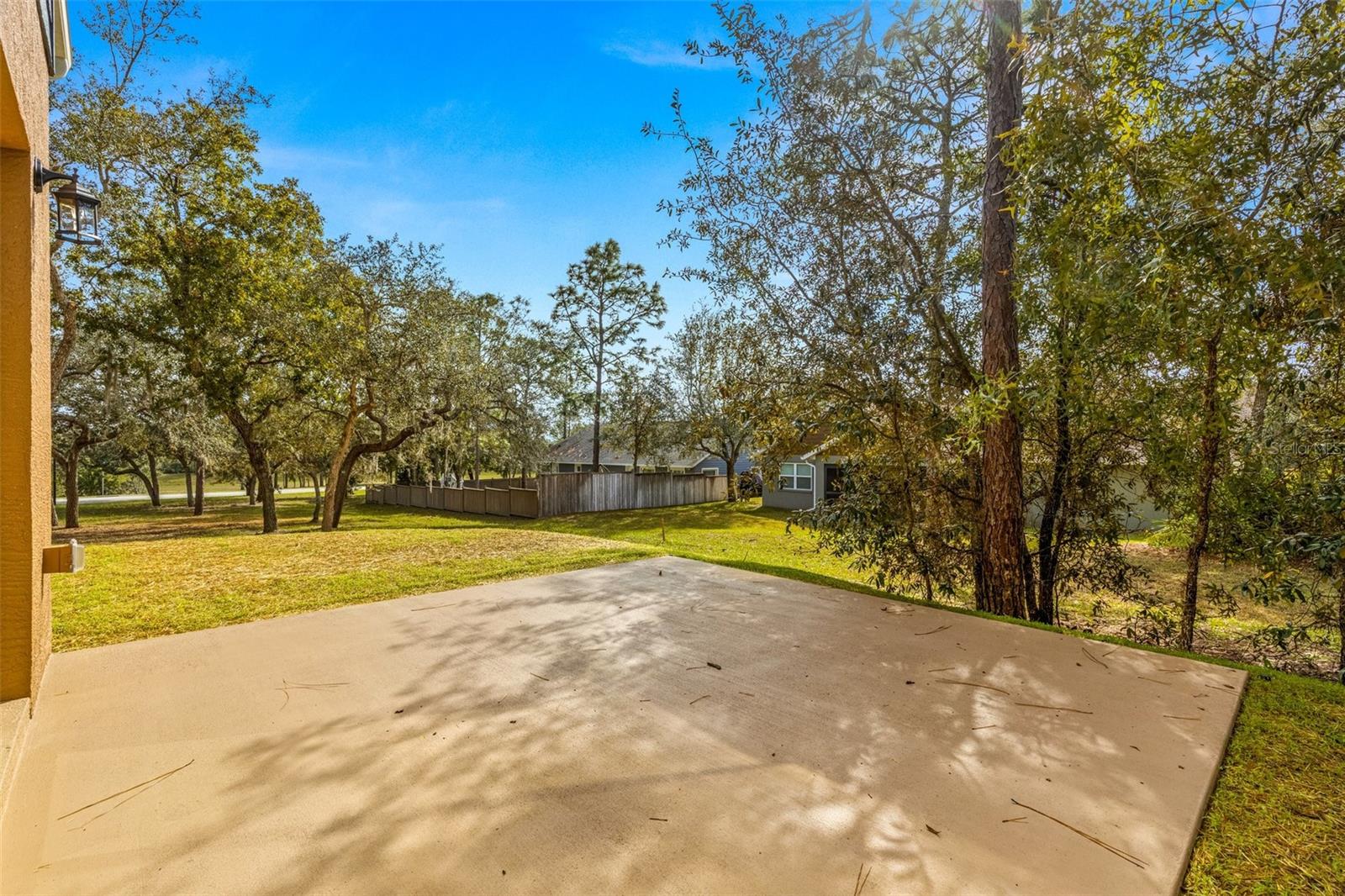 Listing photo id 27 for 5332 Westchase Loop