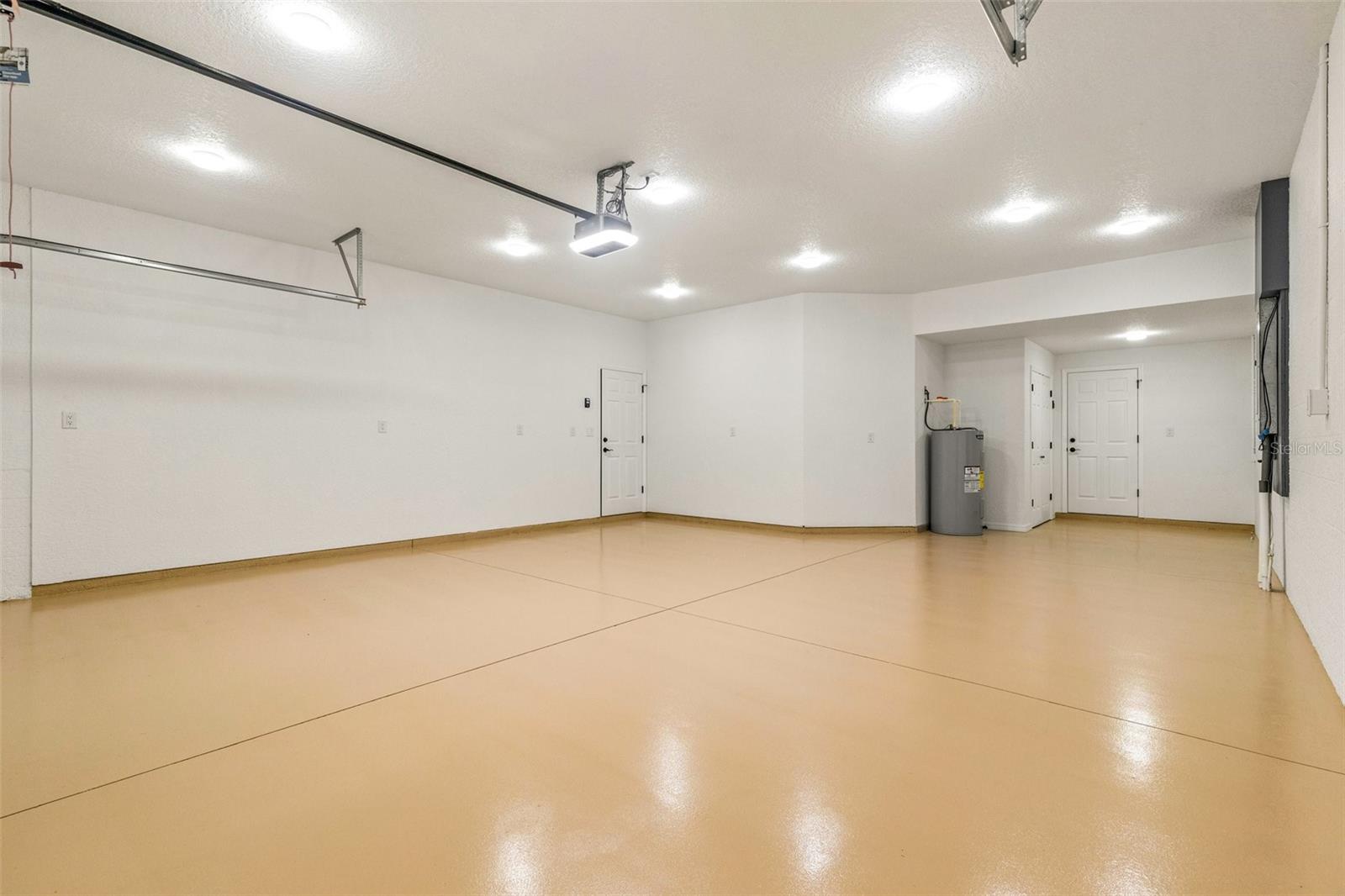 Listing photo id 2 for 5332 Westchase Loop