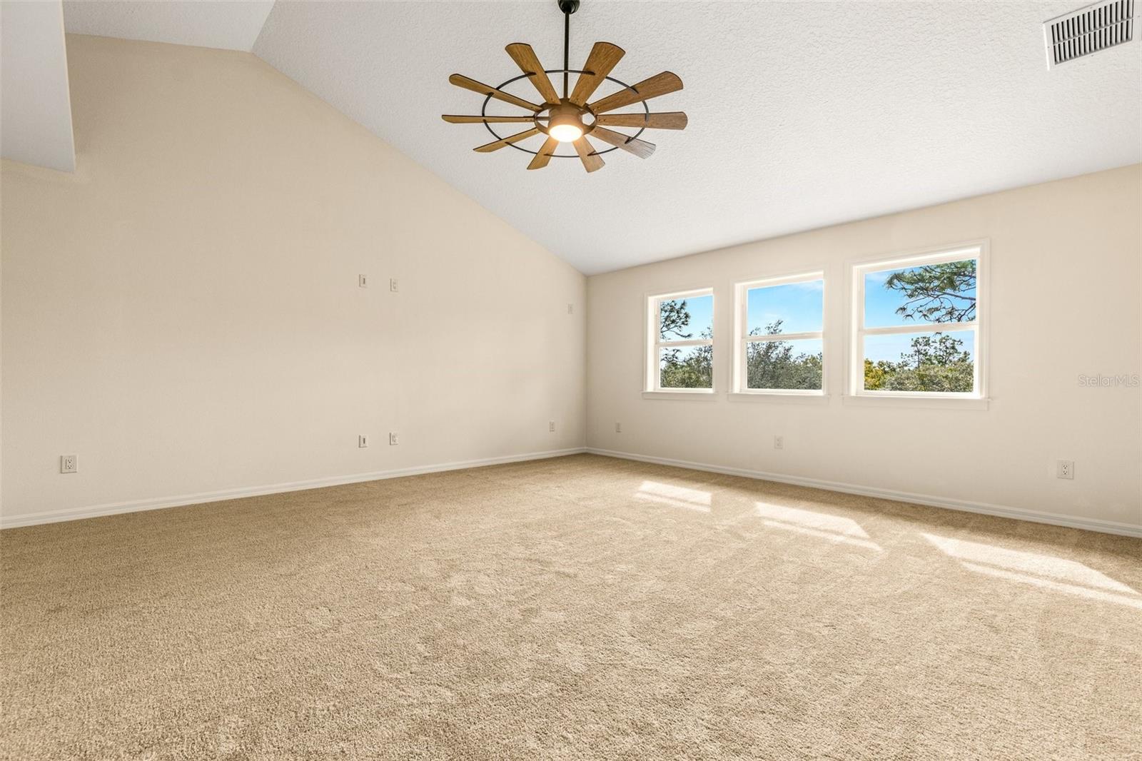 Listing photo id 6 for 5332 Westchase Loop