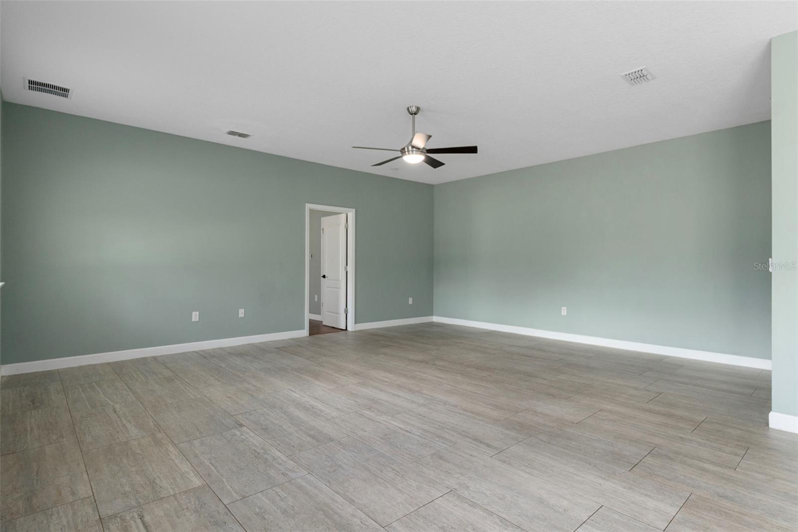 Image 13 of 70 For 18098 Macek Road