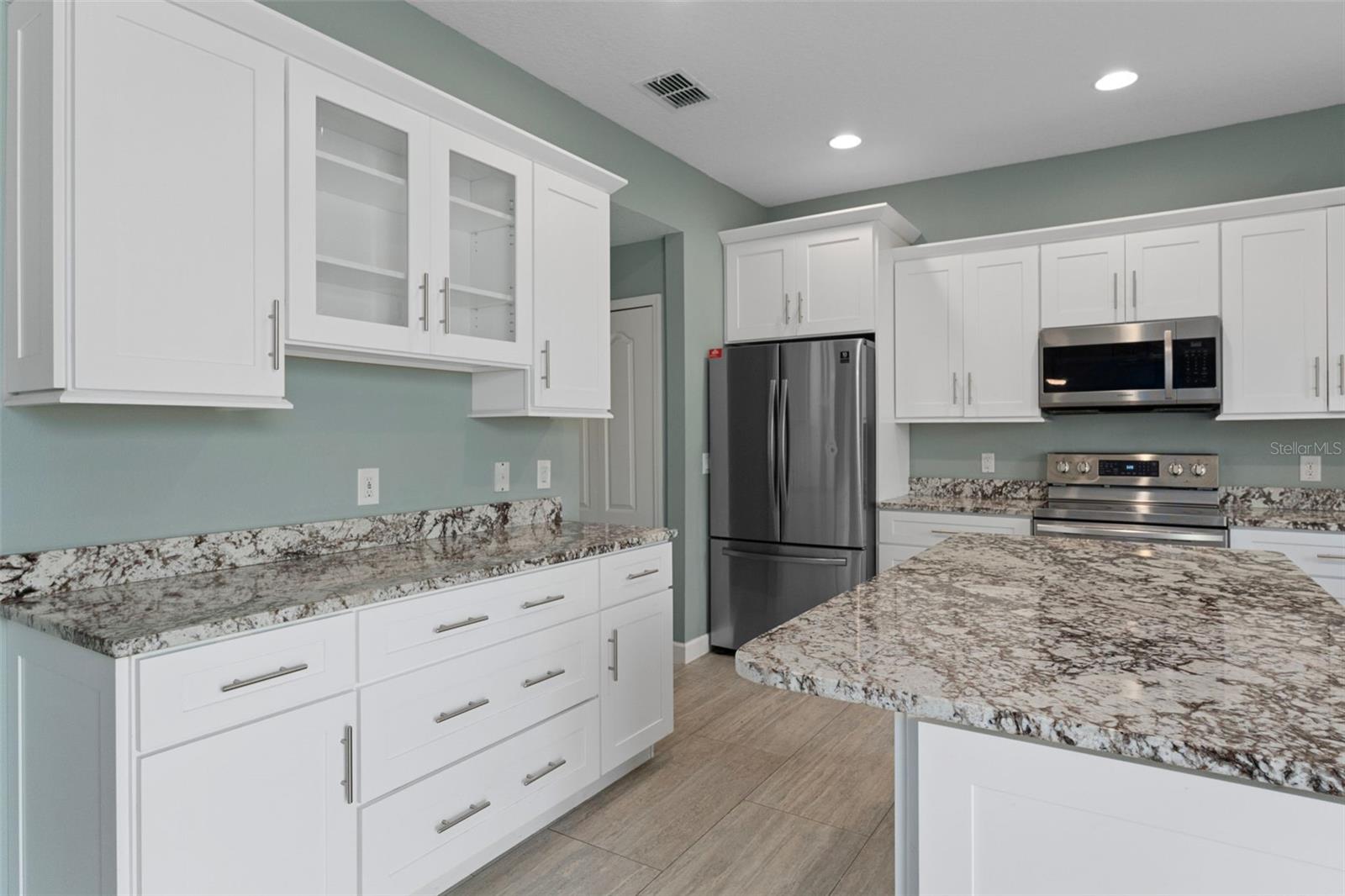 Image 18 of 70 For 18098 Macek Road