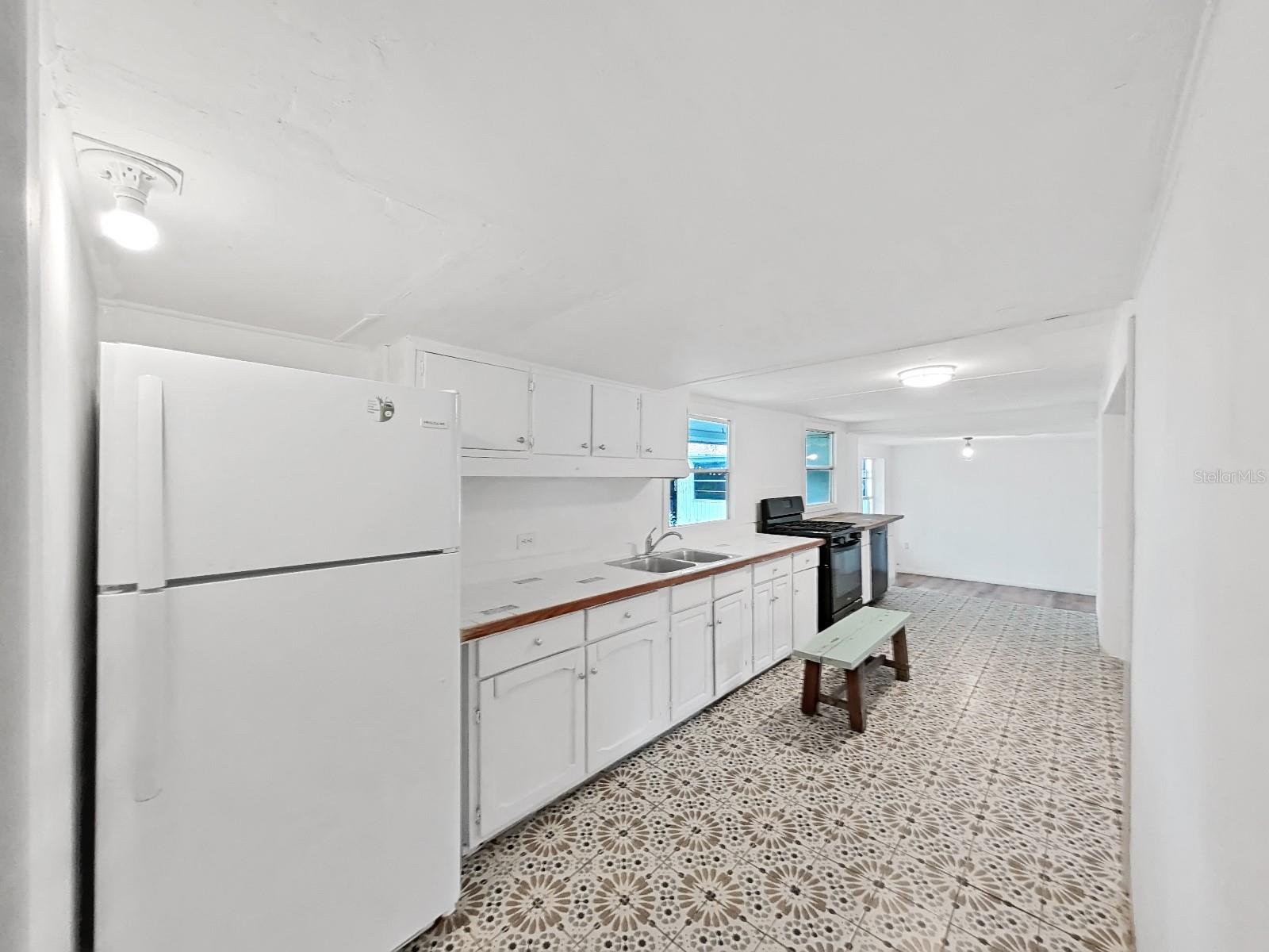 Image 11 of 36 For 7332 Sealawn Drive