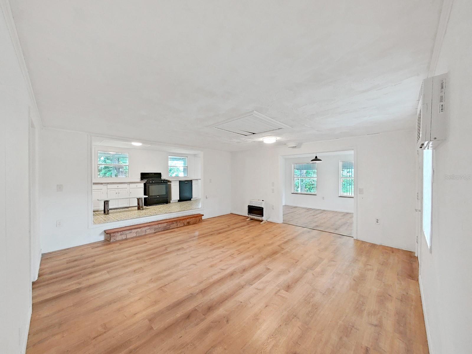 Image 19 of 36 For 7332 Sealawn Drive