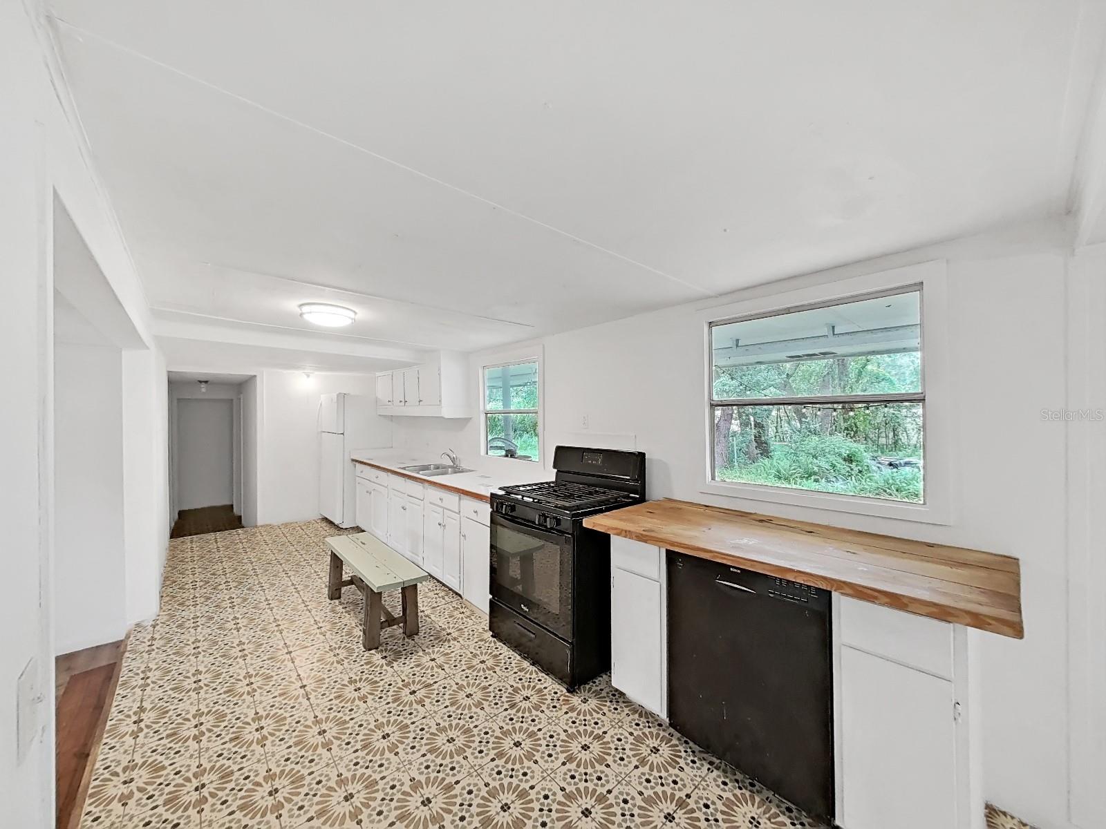 Image 9 of 36 For 7332 Sealawn Drive