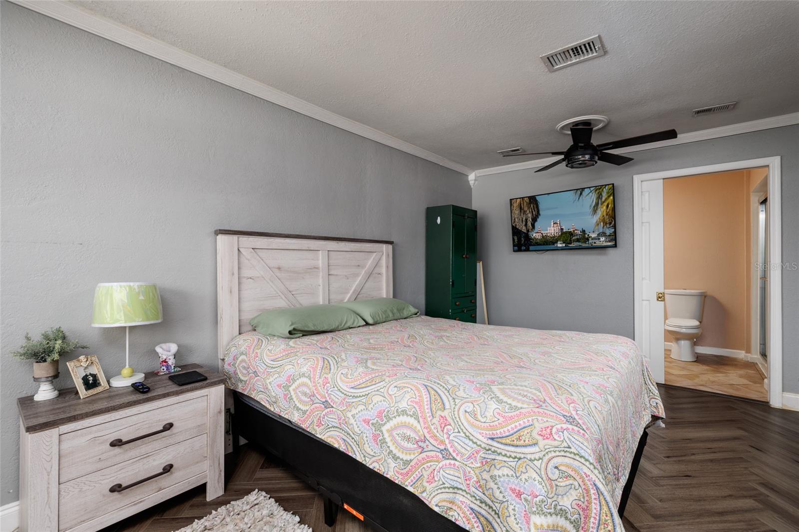 Image 22 of 41 For 2101 63rd Avenue N
