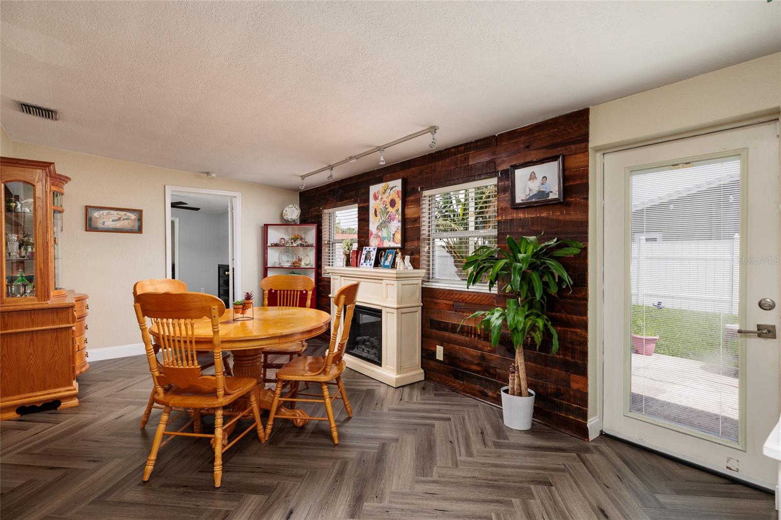 Image 25 of 41 For 2101 63rd Avenue N