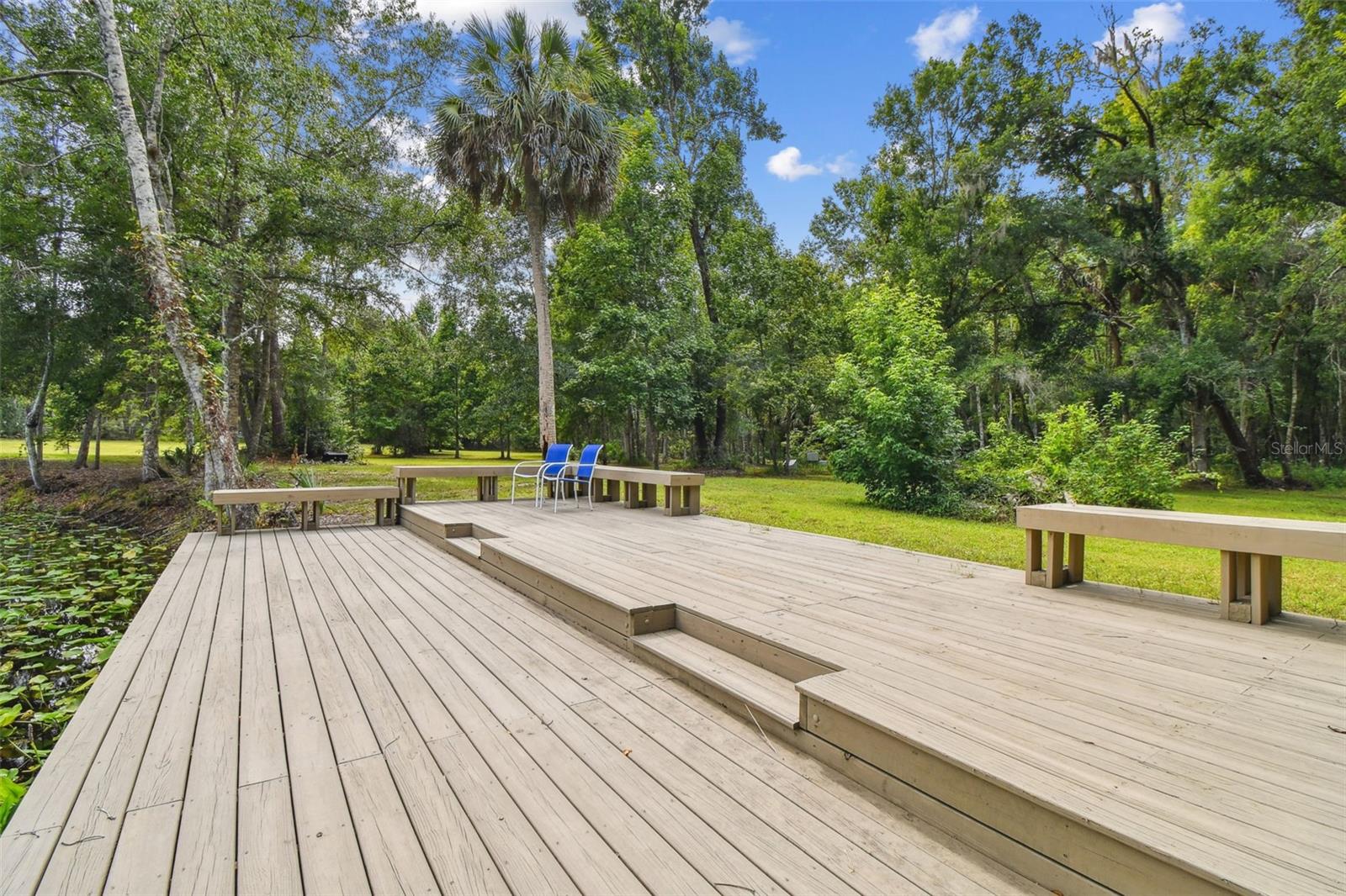 Listing photo id 11 for 2612 Regal Oaks Lane