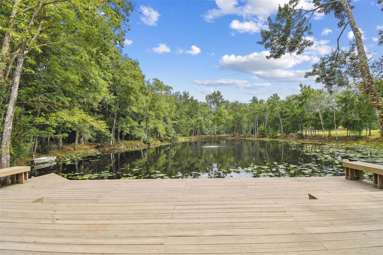 Listing photo id 13 for 2612 Regal Oaks Lane