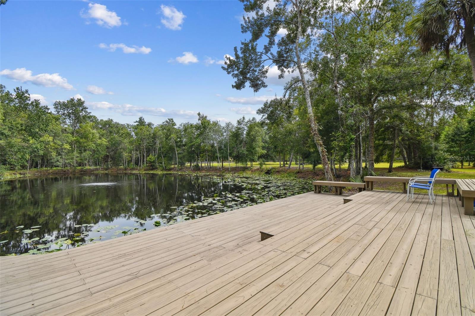 Listing photo id 14 for 2612 Regal Oaks Lane