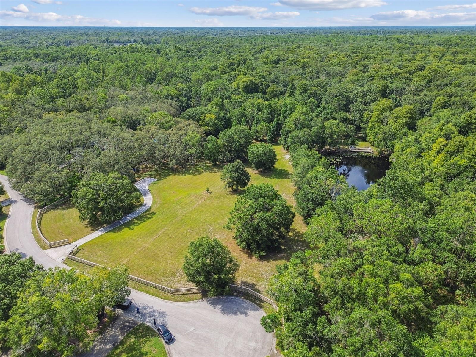 Listing photo id 40 for 2612 Regal Oaks Lane
