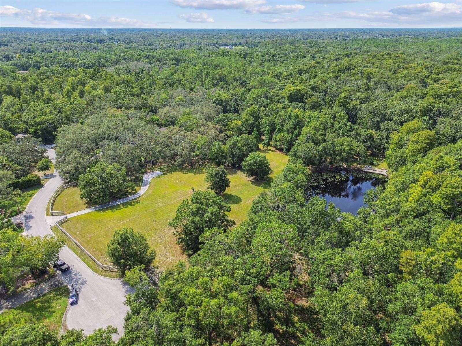 Listing photo id 41 for 2612 Regal Oaks Lane