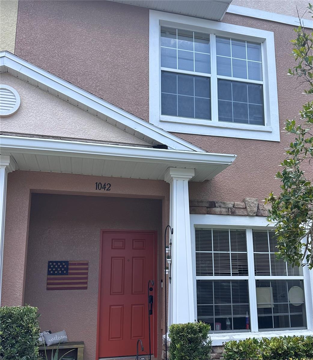 Details for 1042 Sleepy Oak Drive, WESLEY CHAPEL, FL 33543